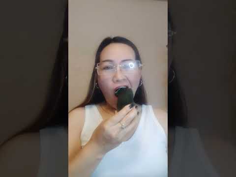 EATING RAW ZUKINI #everyone #mukbang #shortsfeed #challenge #eating