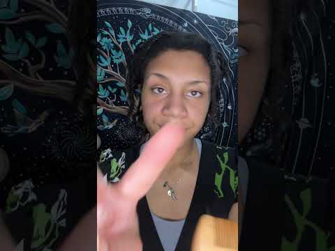 ASMR - Eye Lid Comber