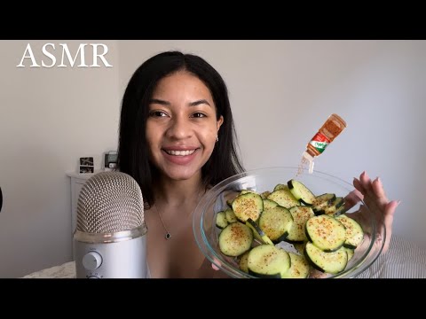 ASMR Español-COMIENDO PEPINO 🥒 CON SAL LIMÓN Y TAJIN (Sonidos Crujientes)
