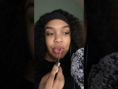 lip gloss application 🥰 #asmr #shortscreator #shorts #asmrsounds #lipgloss #lips