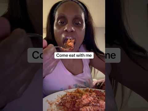 Eating pasta and meat sauce #mukbang  #food #eating #comeeatwithme #pasta