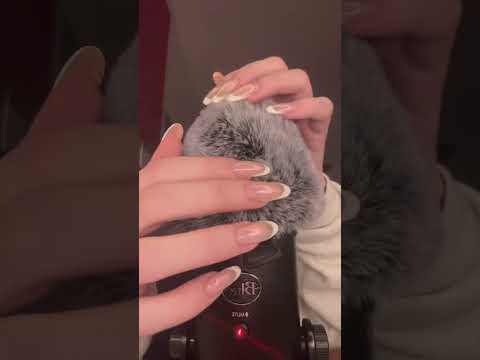 #asmr #relax #triggersforsleep #asmrsounds #tingles #triggertime #nails #visualtingle #satisfying
