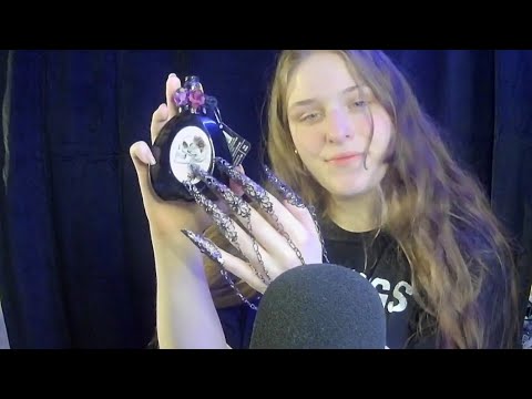 ASMR | TAPPING AND SCRATCHING | HALLOWEEN DECORATIONS | *EXTREMELY TINGLY* 🎃👻🦇