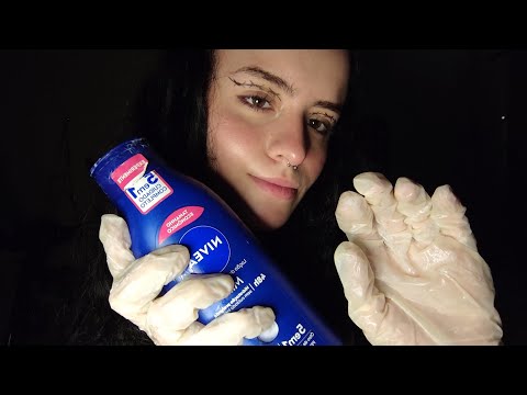 ASMR fazendo uma massagem em você, sons de luva, creme e tapping 