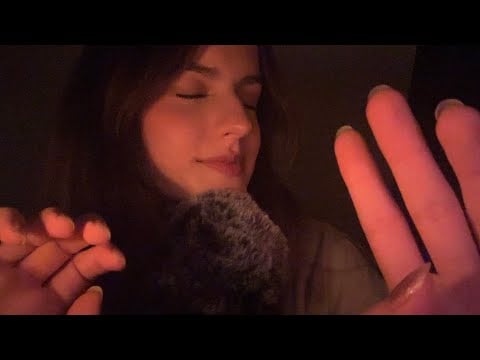 ASMR - hand movements doux et lent dans le noir 🌙
