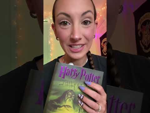 reading harry potter ⚡️