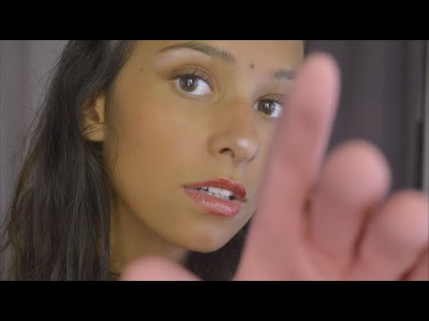 ASMR FRANÇAIS  - Soin du visage par une amie ! (gommage, rinçage, démaquillage, chuchotements)