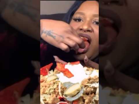 Bomb!! #asmreating #asmrtingles #mukbang #asmr #eating #asmrmouthsounds #shorts
