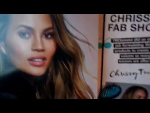 ASMR Page Turning  (Cosmopolitan Magazine) Request