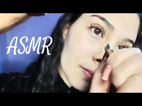 Depilando tus cejas (ASMR)