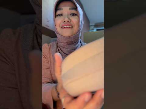 ASMR tapping Sony headphones box (again)