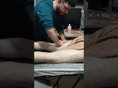 Turkish massage that relieves stress in the back of the legs #satisfying #relaxing #asmr #short