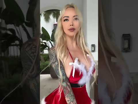 Mrs Claus #mrsclaus #christmas #fyp #viral #egirl #fakebody
