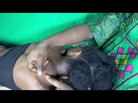 ASMR✨SOFT WHISPER,GUM CRACKING BACK MASSAGE AND NITPICKING ON MY COUSIN