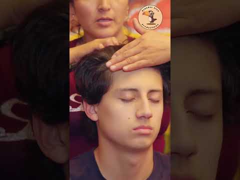 Doña Esperanza's soft whispering ASMR relaxation massage