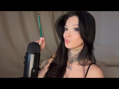 Akasi ASMR kanalı canlı yayında
