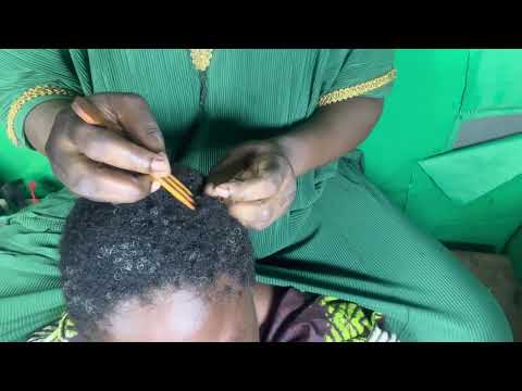 ASMR✨RELAXING WHISPER SCALP PICKING AND SCRATCHING ON MY MOM. STORY TIME