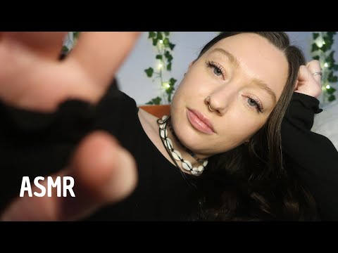 ASMR FRANCAIS - Ta copine t'aide à dormir (whispering et papouilles)