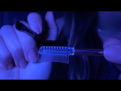 [ASMR - Whisper] Doing your eyebrows ✂️