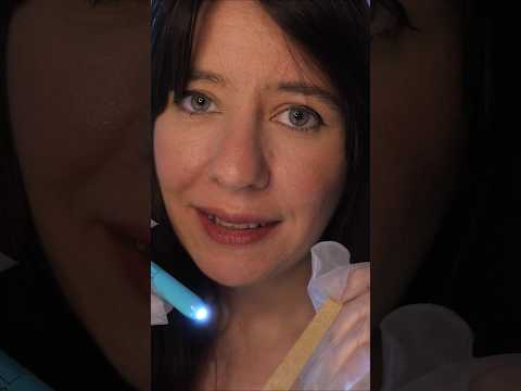 ASMR médecin ORL - Auscultation de ta gorge 👄