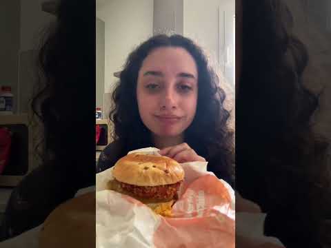 🌙 ASMR FRANÇAIS : CRASH TEST BURGER KING DE MINORQUE 🍔  #asmr #food #crashtest #shorts #short