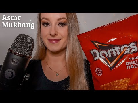 ASMR MUKBANG | CONVERSANDO E COMENDO DORITOS | SONS CROCANTES | Sons de mastigação | Blue Yeti