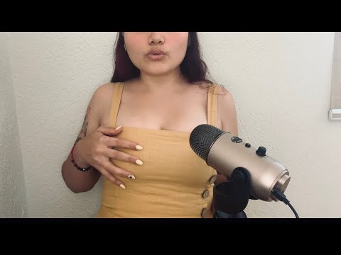 Sonidos con ROPA- María ASMR