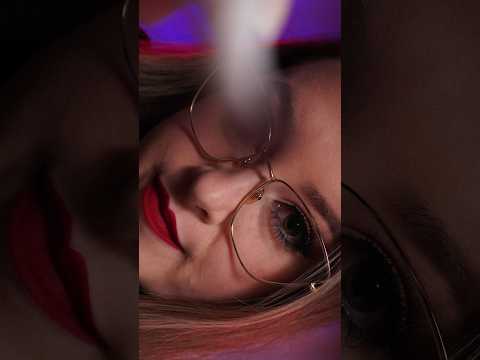 ASMR removendo algo do seu olho 👀 | #asmrcleaning #asmr #tingles