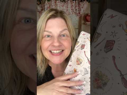 ASMR Tapping on a Harry Potter Zippered Bag 🌺⭐️✨ #asmr #asmrtrigger #harrypotter ⭐️✨
