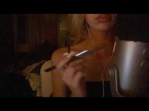 ASMR trigger words (German and English) with some triggers
