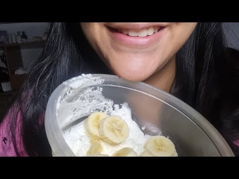 ASMR comiendo banana con crema y sandwich de jamón y queso