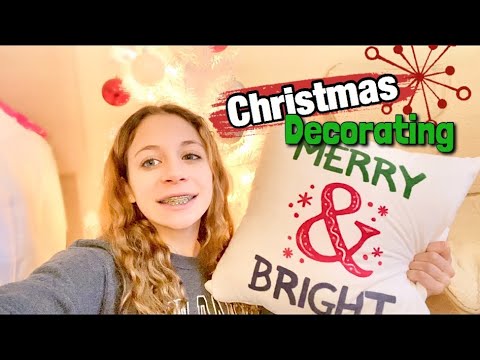 CHRISTMAS room decorating! VLOGMAS day 2