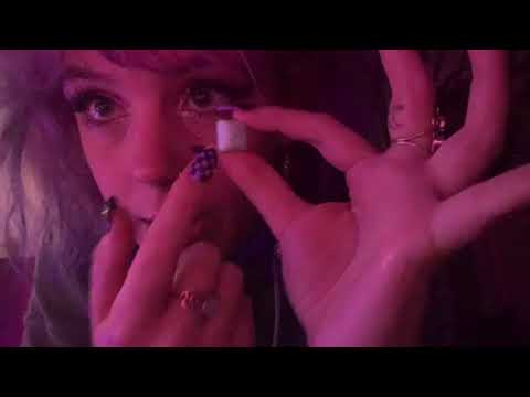 💤1 min chaotic ASMR! Fast kisses, mouth sounds, gum chewing + hand movements!💤