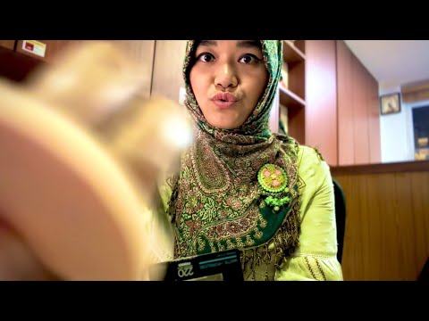 ASMR soft spoken - roleplay friend does your makeup 💄 at work (Indonesian)