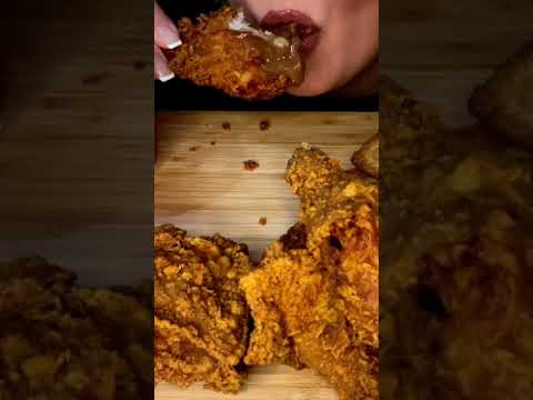 JOLLIBEE CHICKEN DRENCHED IN GRAVY🤤 #asmreating #shortsclip  #youtube