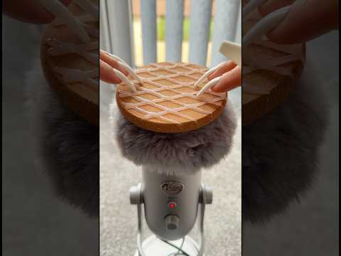 ASMR glue on cork tapping & scratching 💤 #asmr #tappingtriggers