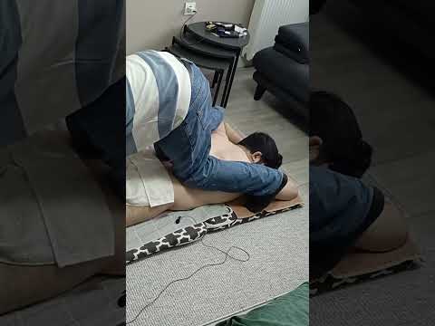 Massage techniques that eliminate all back muscle pain #satisfying #relaxing #asmr #shorts