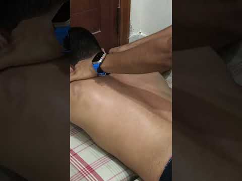 #pakistanibestmassage #lahoribarber #worldbestmassage #woodentool #fastestmassage #backmuscle #relax