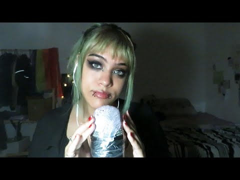 PEGAMENTO EN EL MICRÓFONO/ Asmr mic TRIGGERS