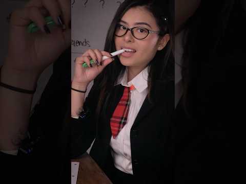 Me darías un beso? 💋🤭 ASMR roleplay #vicoasmr #asmr #asmrvideos #asmrroleplay