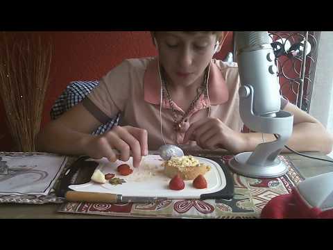 ASMR eating strawberry cake, crunchy apples!