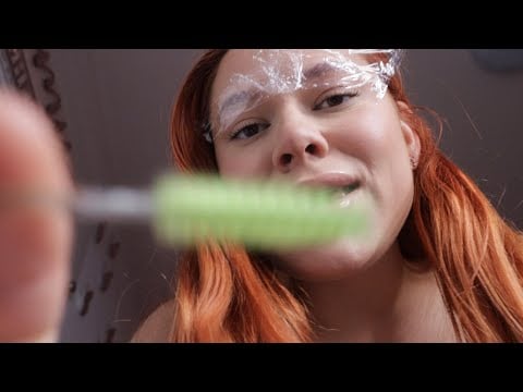 ASMR - Tu AMIGA te hace un planchado de ceja