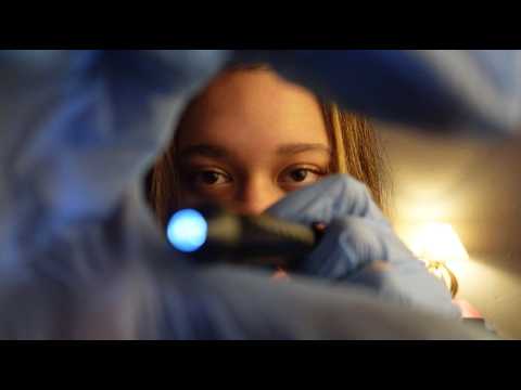 ASMR Limpeza de Ouvido (Roleplay, voz suave)