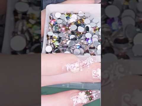 #rhinestone #asmr #visualtingle #tingles #satisfying