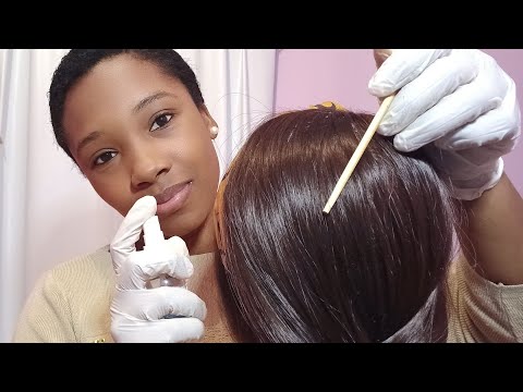 ASMR | REMOVENDO A CASPA DO COURO CABELUDO DA AMIGA (SUSSURROS SUAVE CASEIRINHO) 💆💤