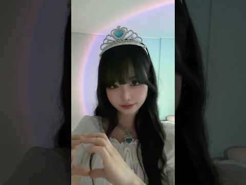 제가 왜 이 옷을 입고 있을까요~?