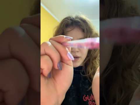 O que é isso no seu rosto? #asmr #relax #asmrroleplay