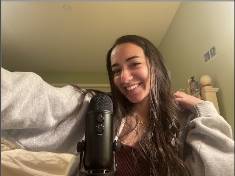 ASMR - MOUTH SOUNDS W/ HAND MOVEMENTS
