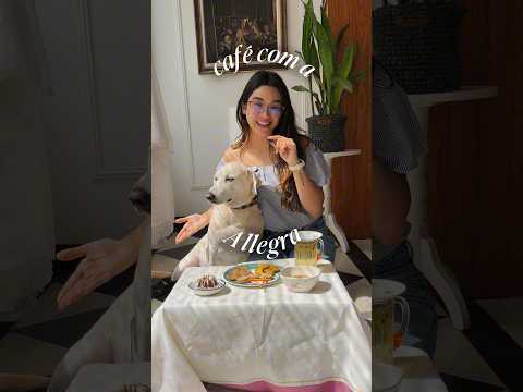 ASMR Allegra Comendo