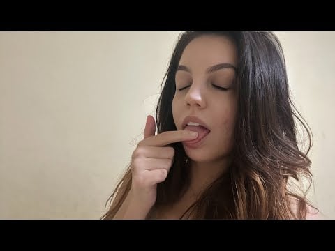 ASMR SONS DE BOCA - FOFOCANDO E MOSTRANDO MINHA VIDA PESSOAL